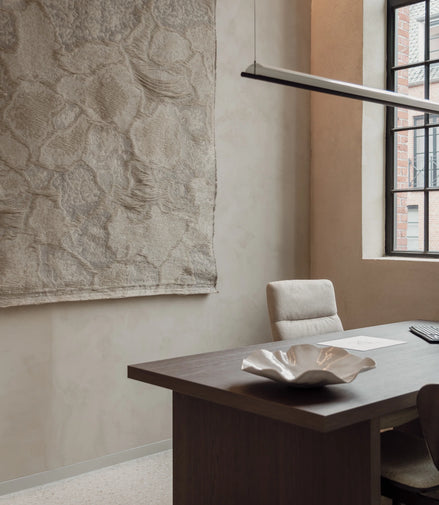 wandkleed japandi interieur style. gemaakt van natuurlijke vezels. organische vormen